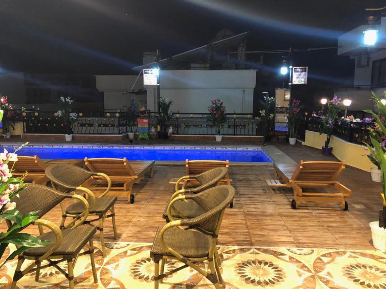 Marko Pasa Konagi Kusadası Exteriör bild